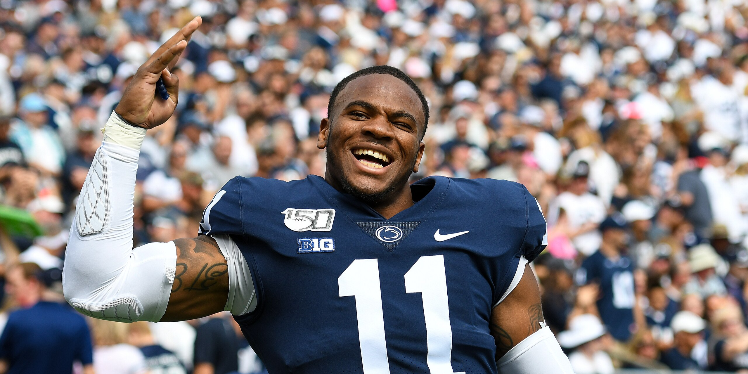 Micah Parsons By Tim Weight - https://www.flickr.com/photos/timweight/48662095552/, CC BY-SA 2.0, https://commons.wikimedia.org/w/index.php?curid=112904843